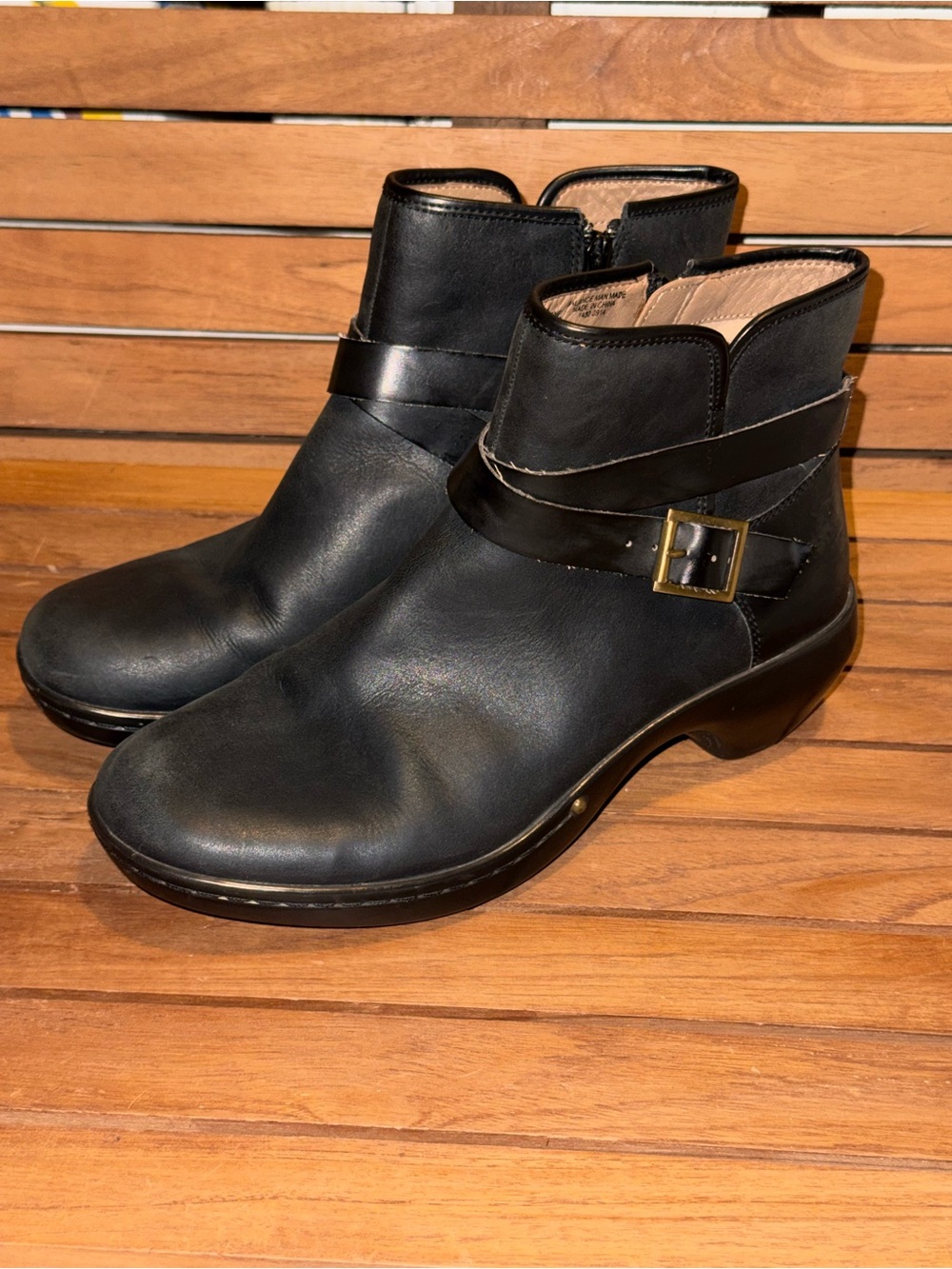 Easy Spirit Leather Escorentine Black Belted Boot Size 9